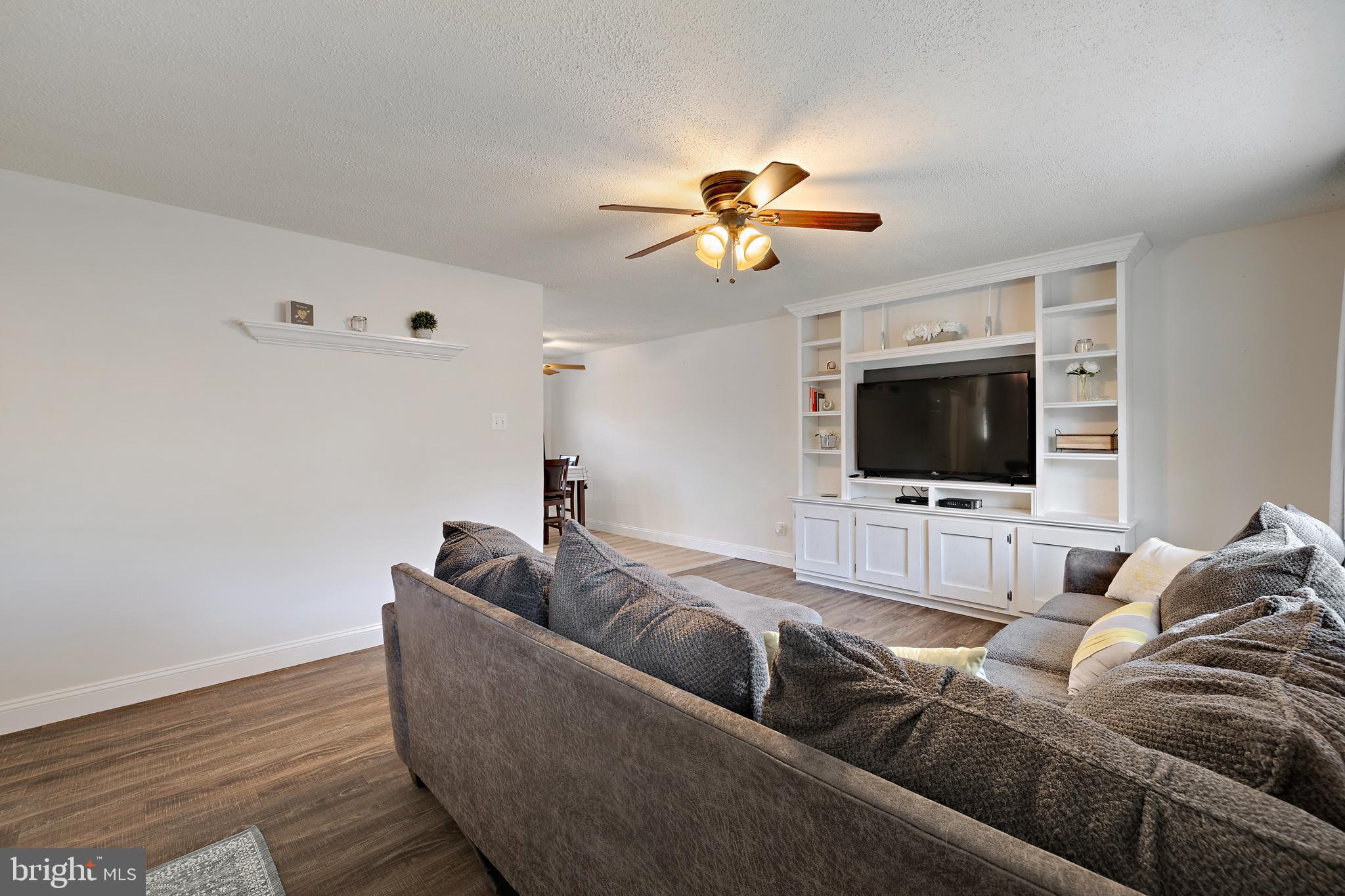 OAKWOOD MANOR - Residential