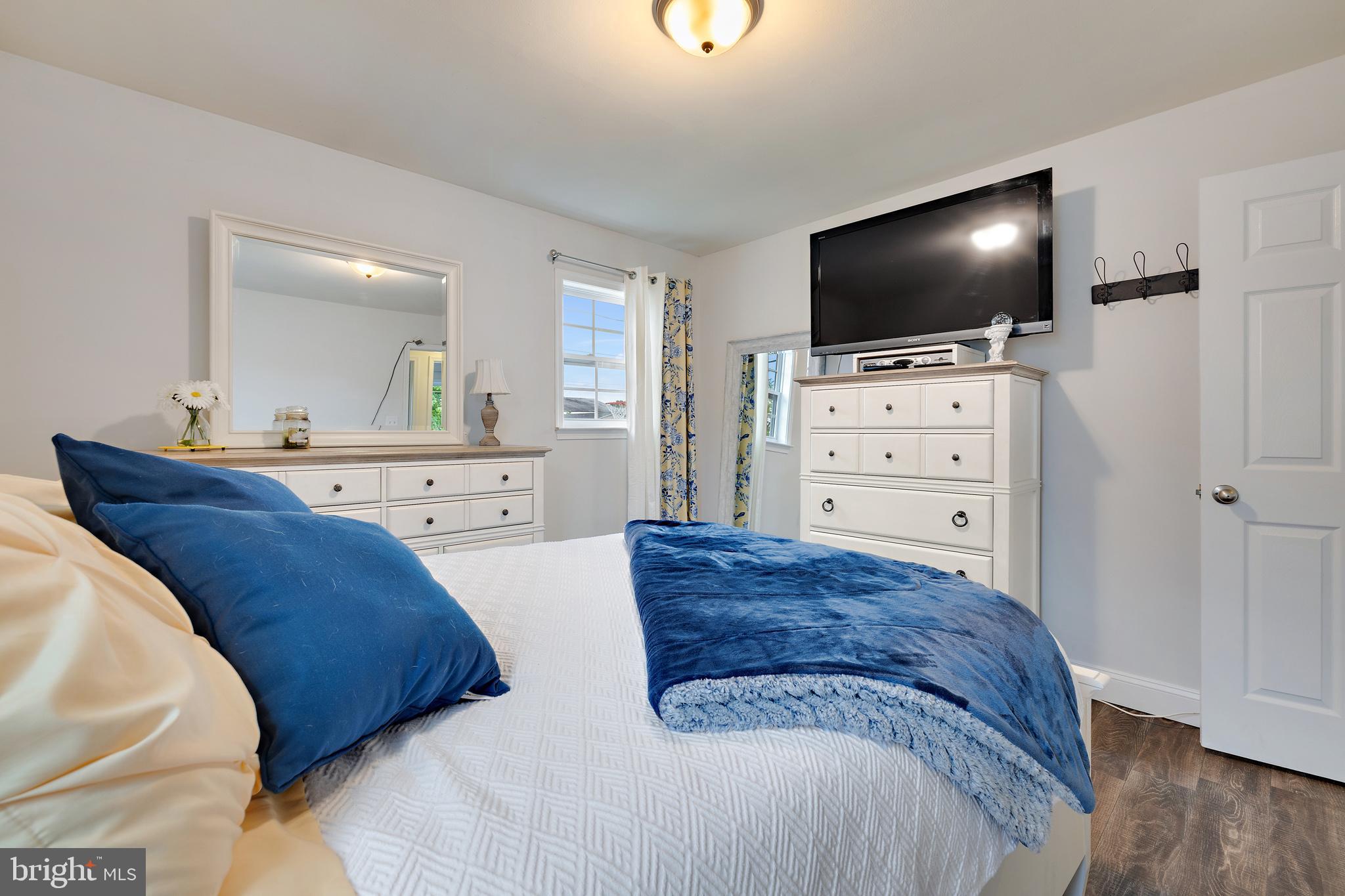 OAKWOOD MANOR - Residential