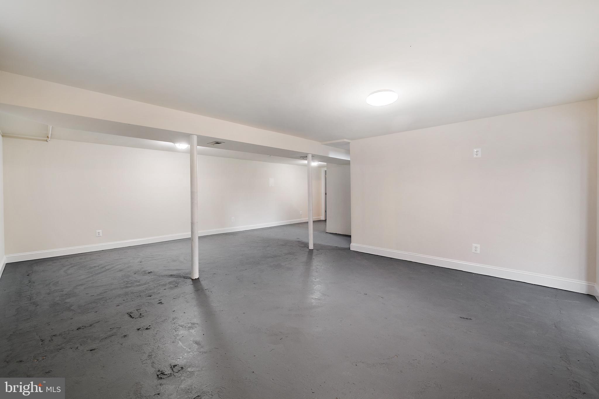 OAKWOOD MANOR - Residential