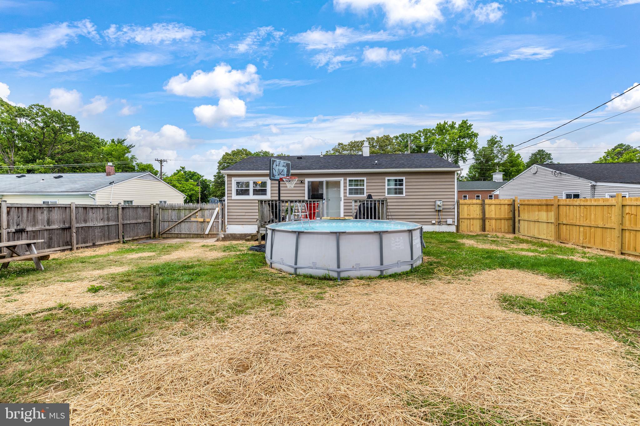 OAKWOOD MANOR - Residential