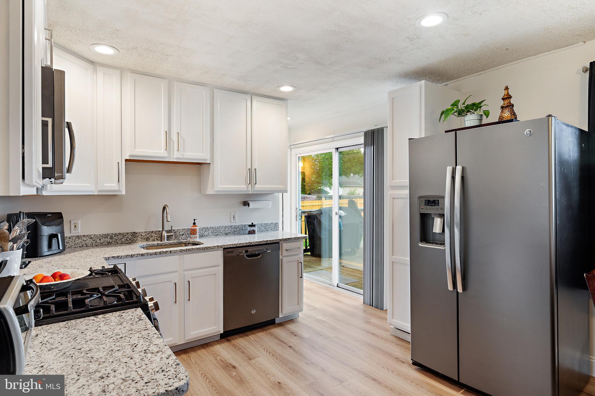 OAKWOOD MANOR - Residential