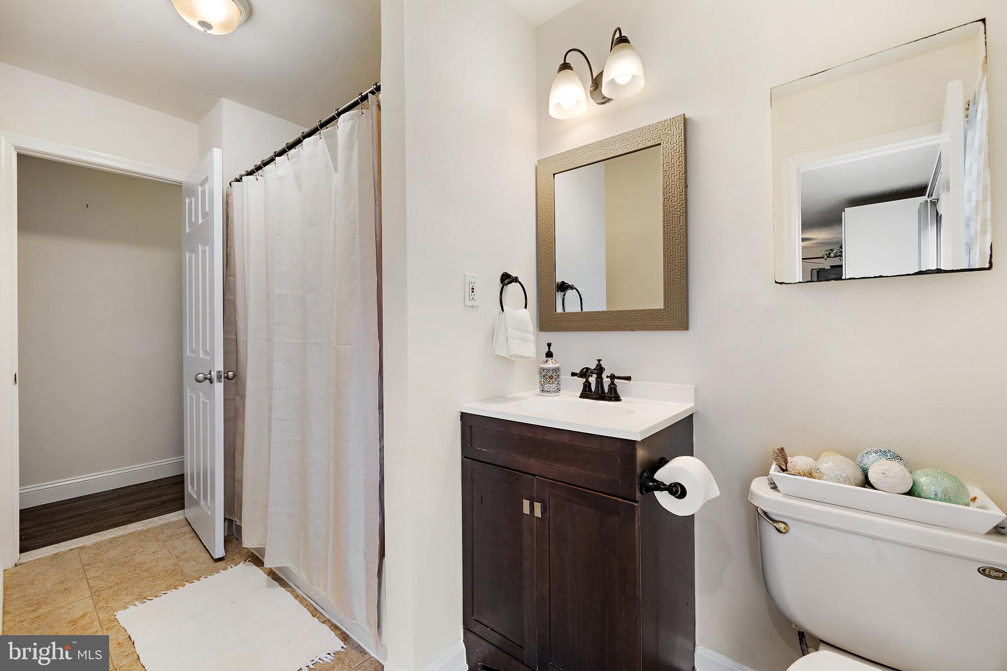 OAKWOOD MANOR - Residential