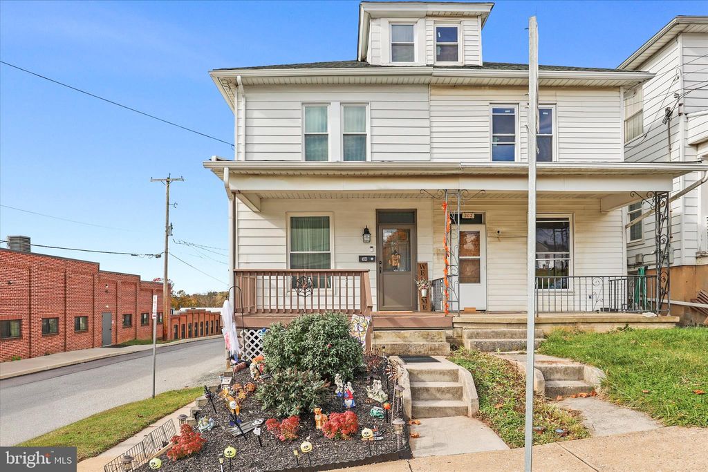 Photo of 300 N Franklin Street, RED LION, PA 17356 (MLS # PAYK2092602)