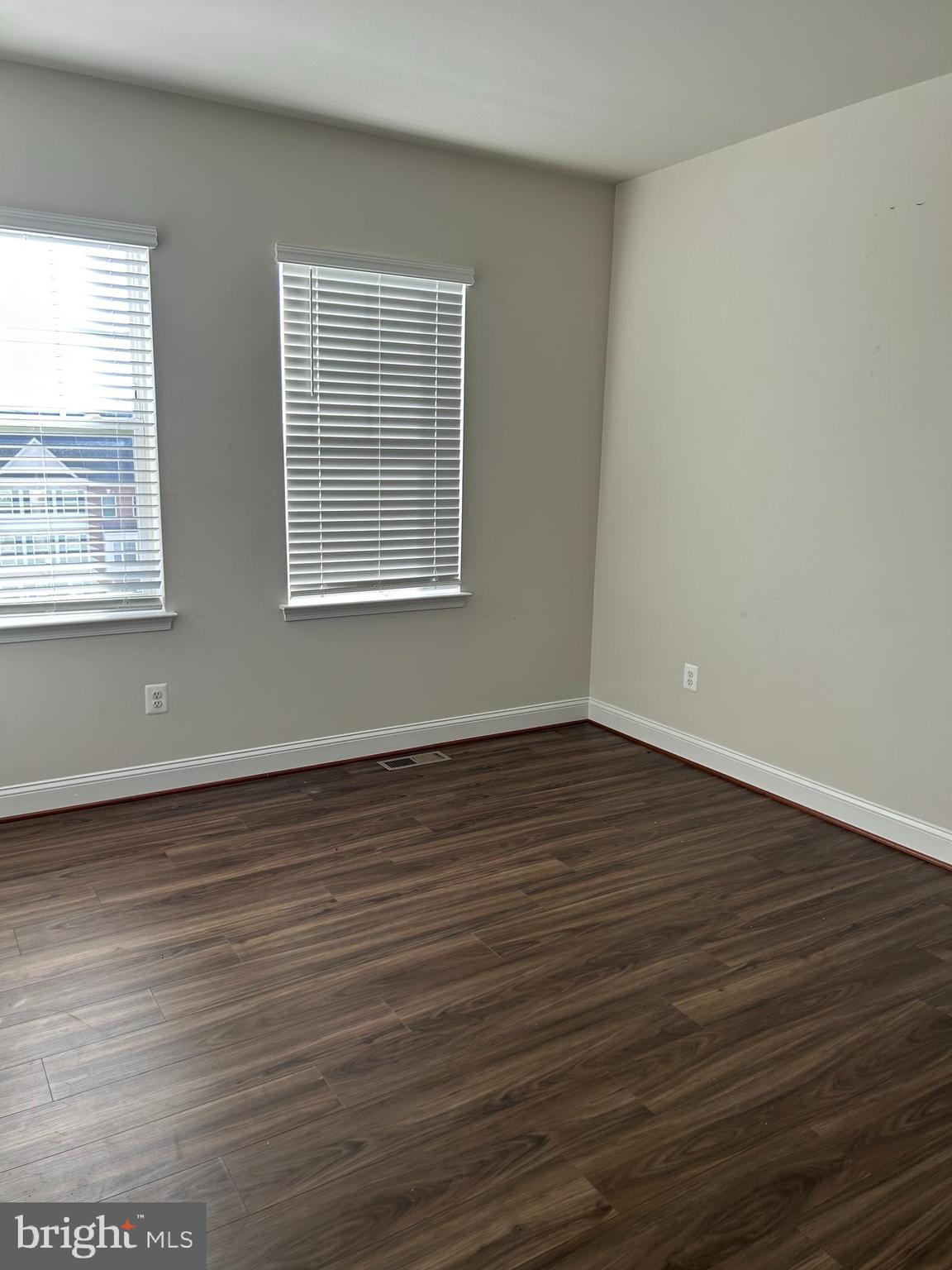 OXFORD SQUARE - Residential Lease