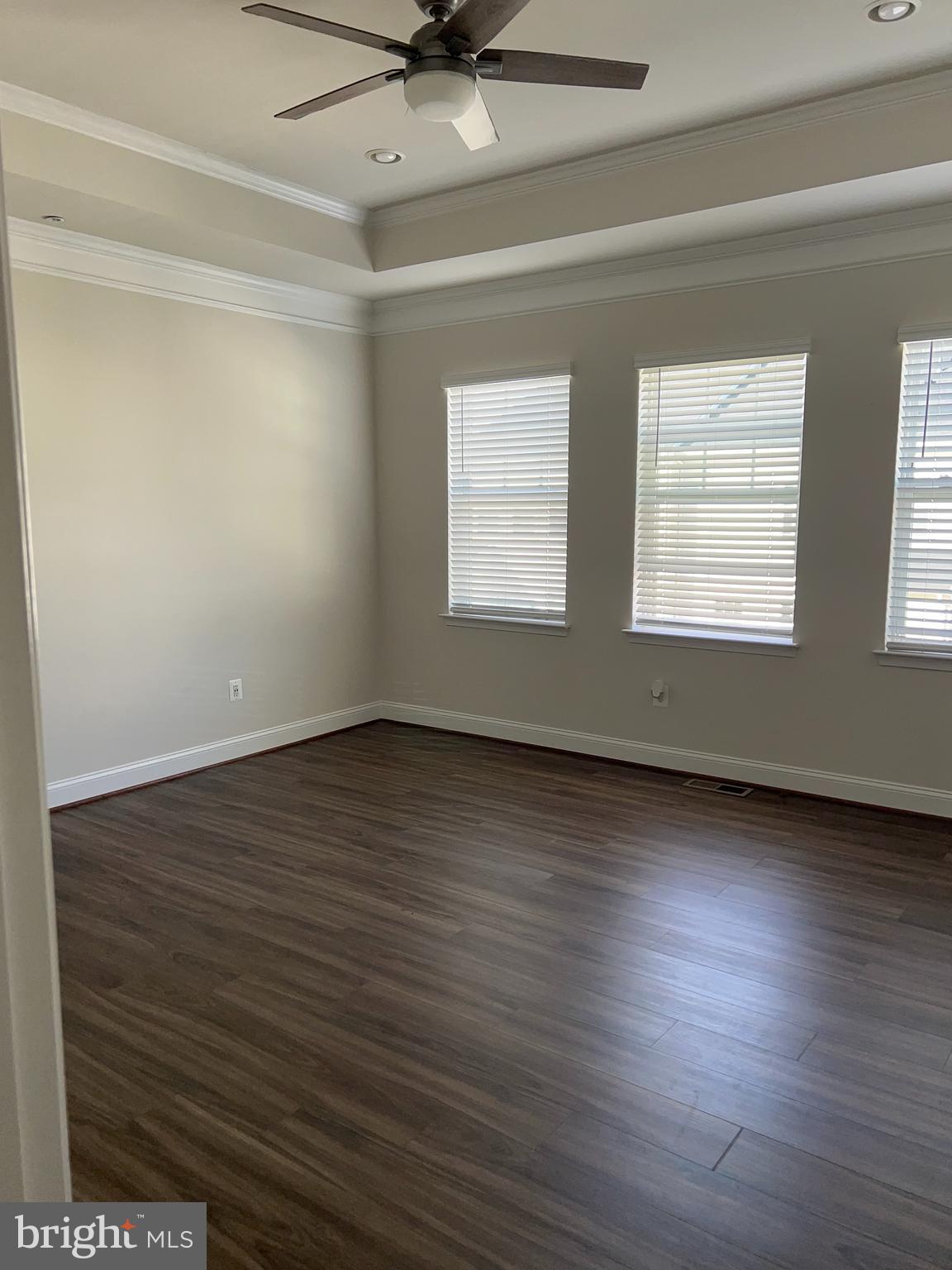 OXFORD SQUARE - Residential Lease