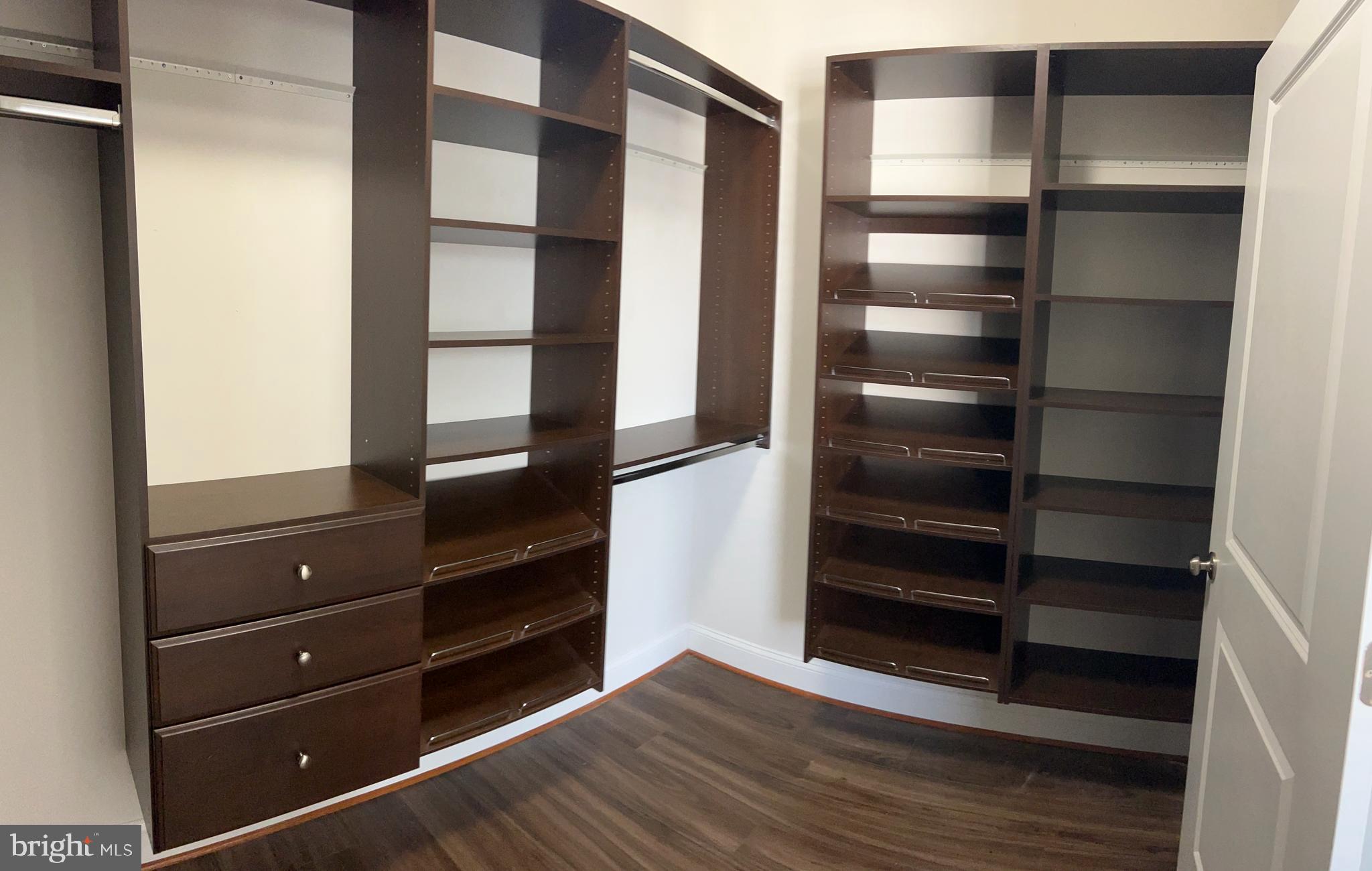 OXFORD SQUARE - Residential Lease