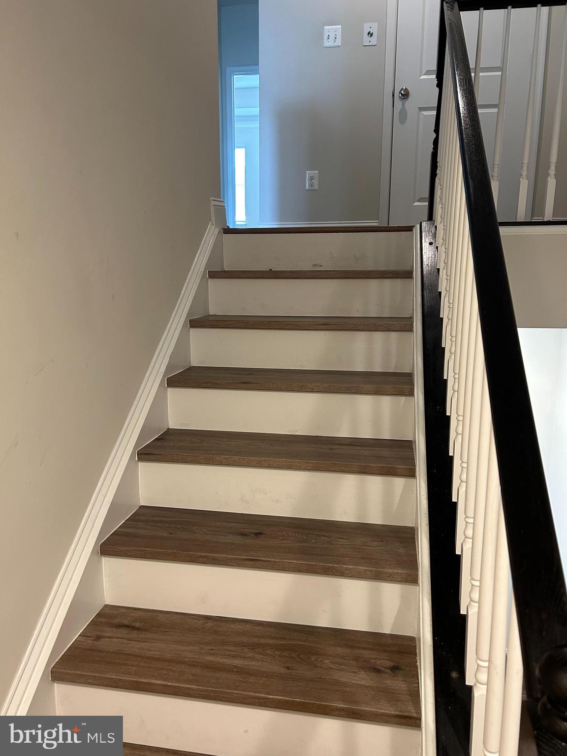 OXFORD SQUARE - Residential Lease