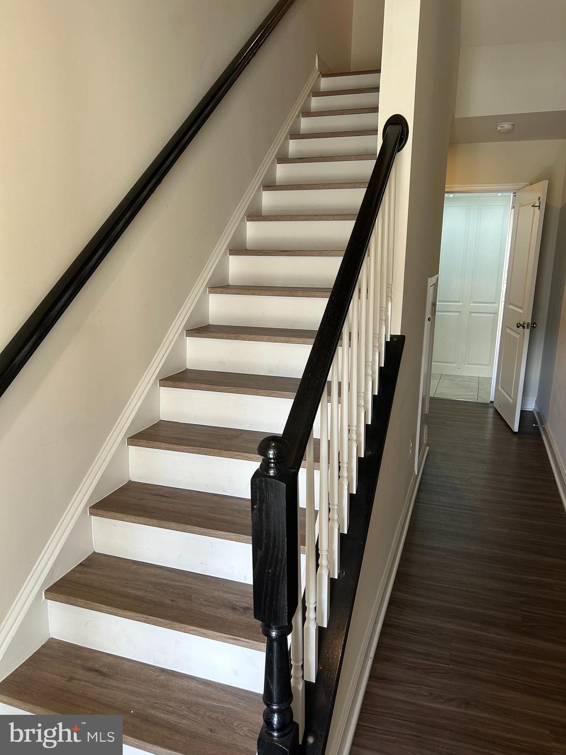 OXFORD SQUARE - Residential Lease