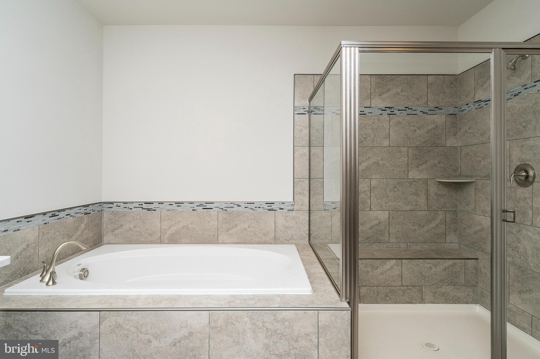 OXFORD SQUARE - Residential Lease