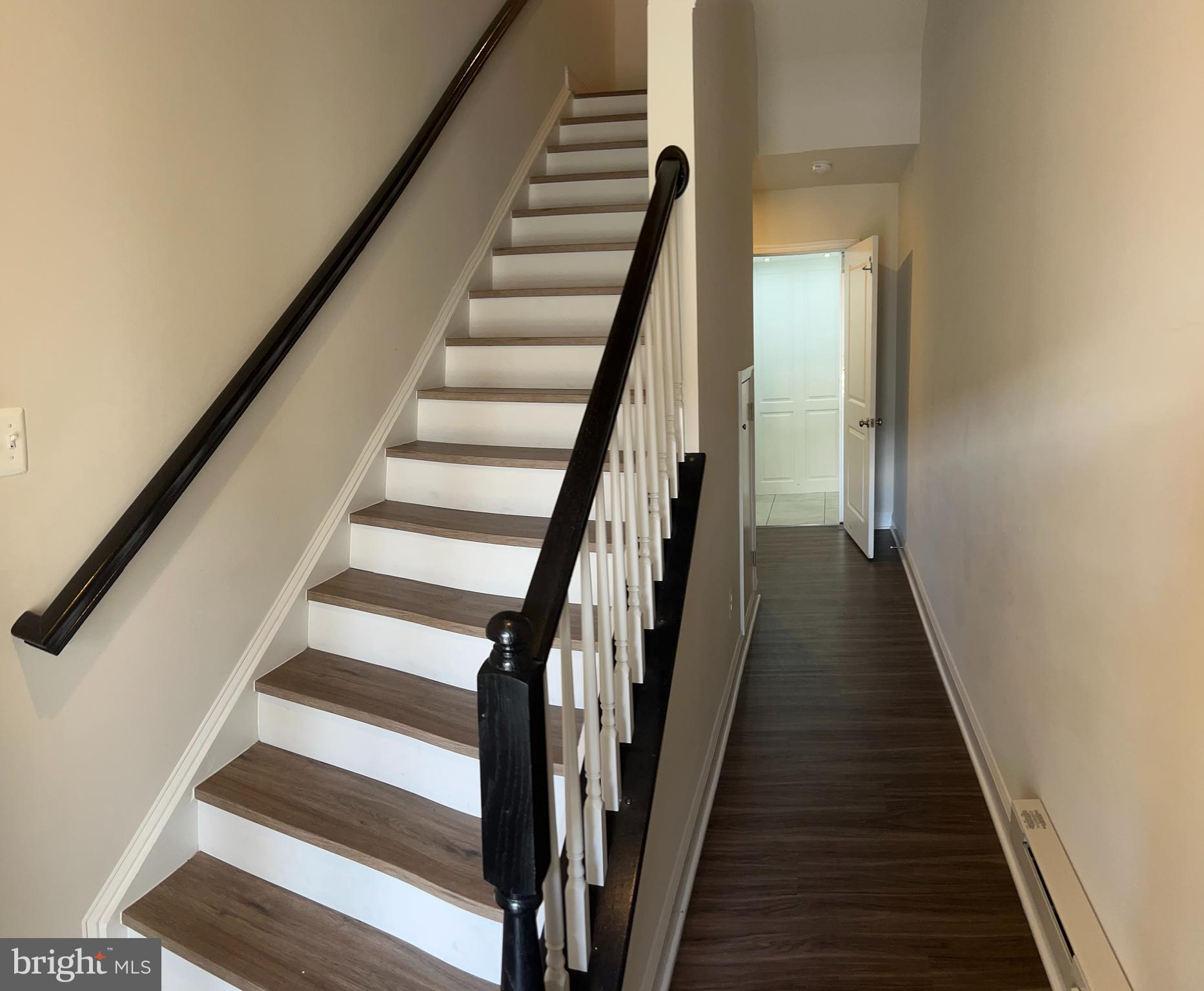 OXFORD SQUARE - Residential Lease