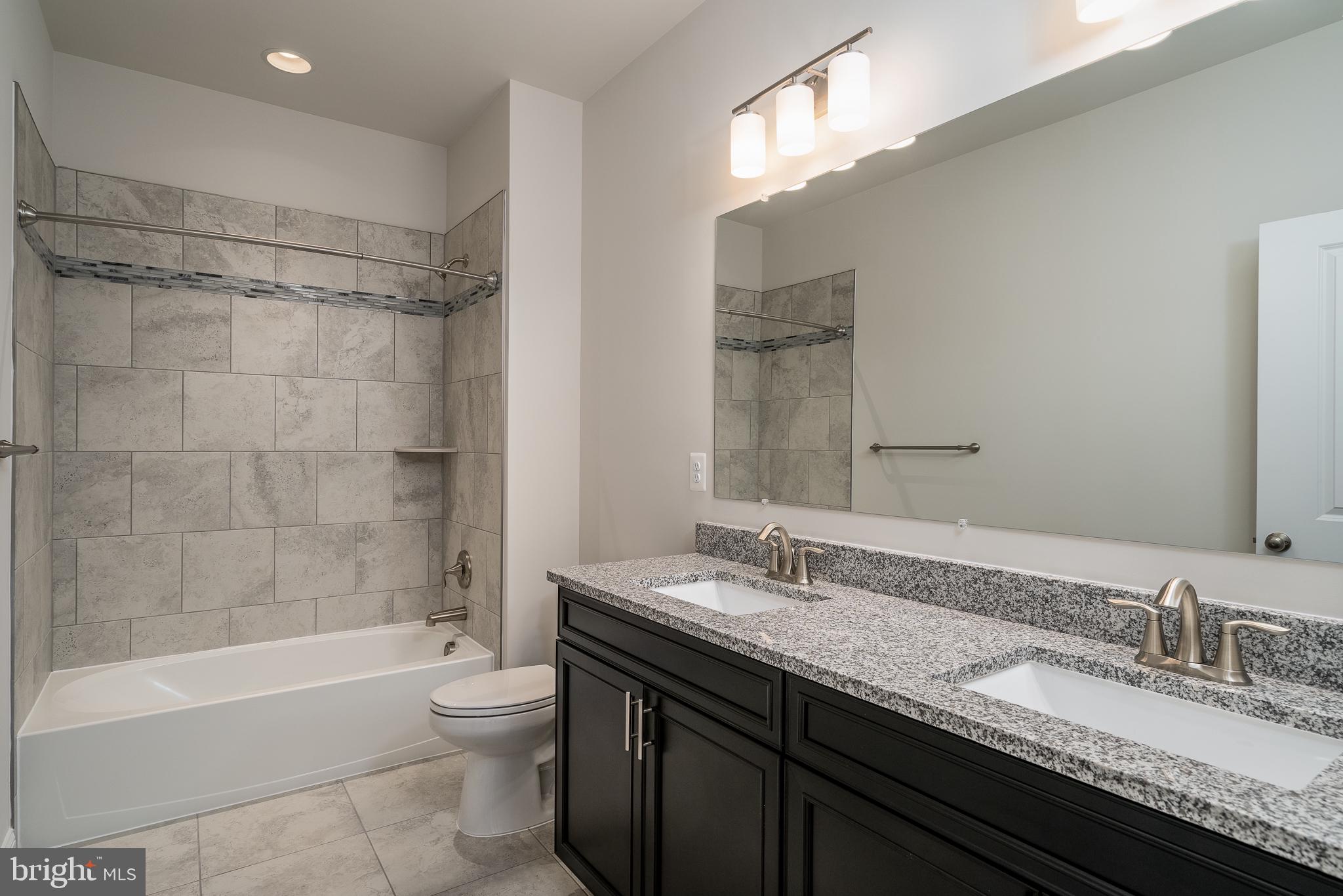 OXFORD SQUARE - Residential Lease