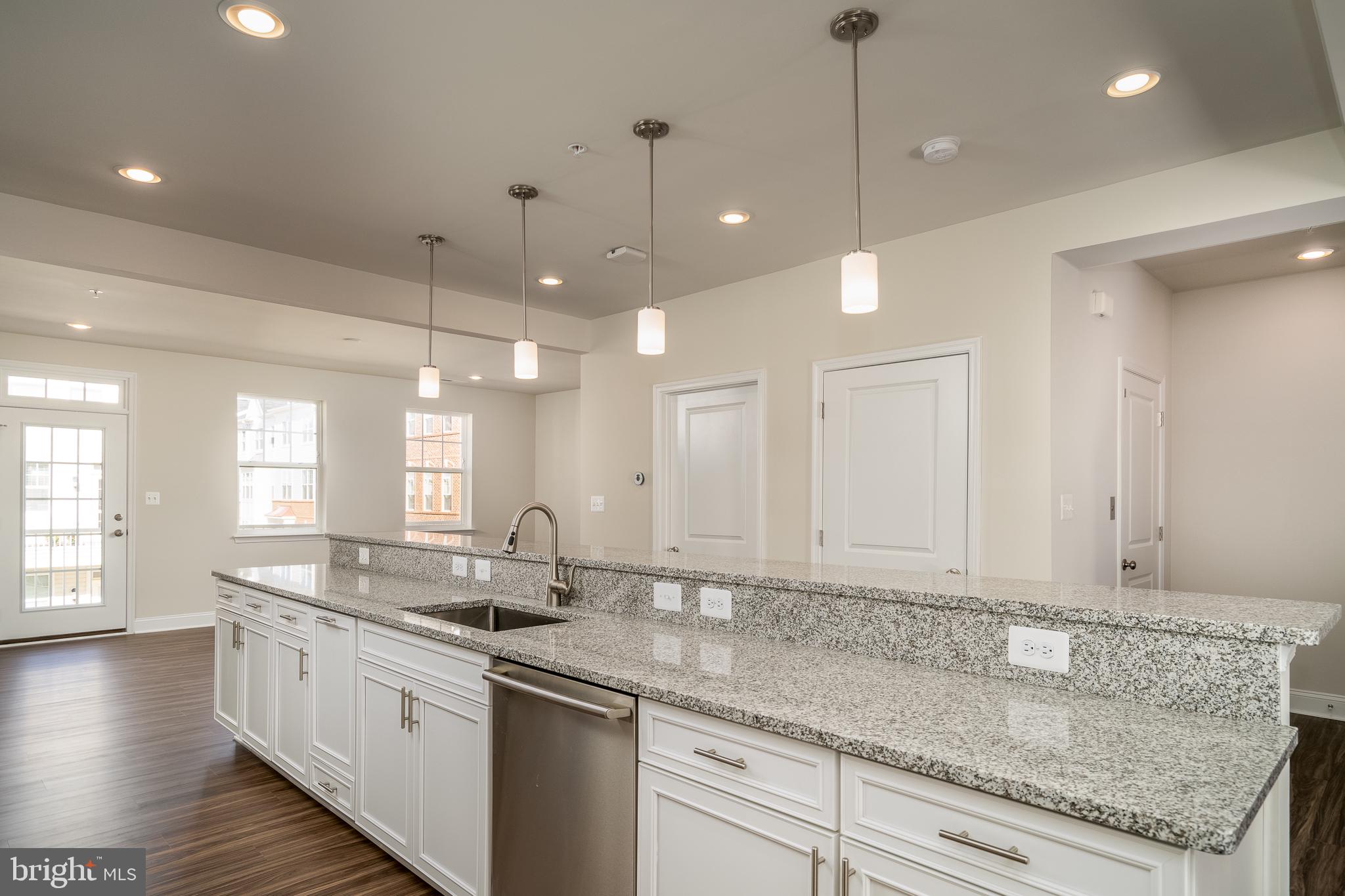 OXFORD SQUARE - Residential Lease