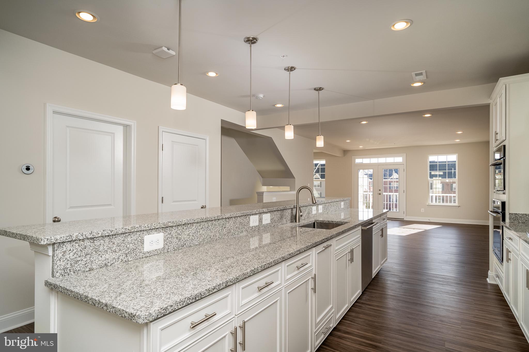 OXFORD SQUARE - Residential Lease