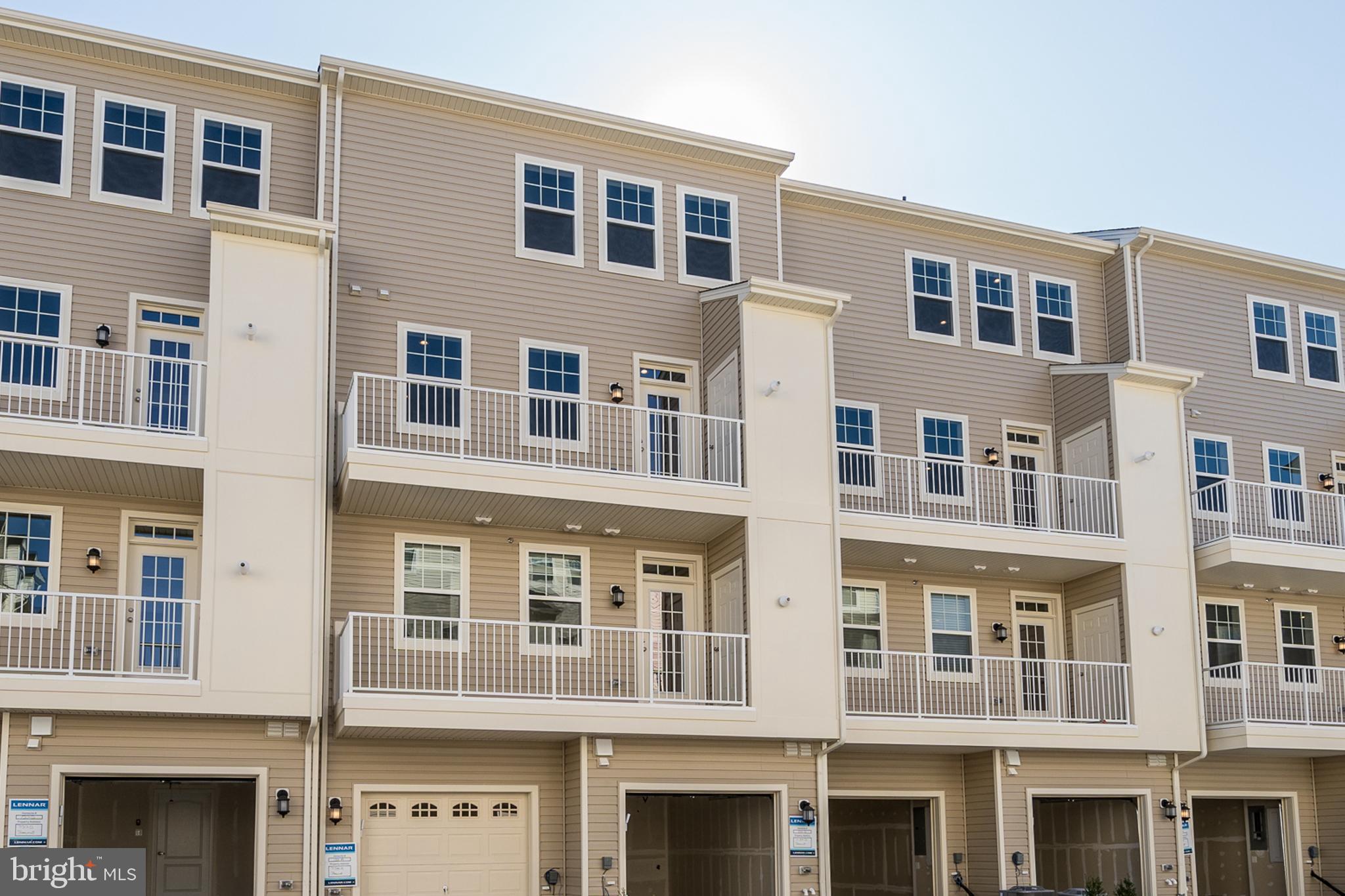 OXFORD SQUARE - Residential Lease