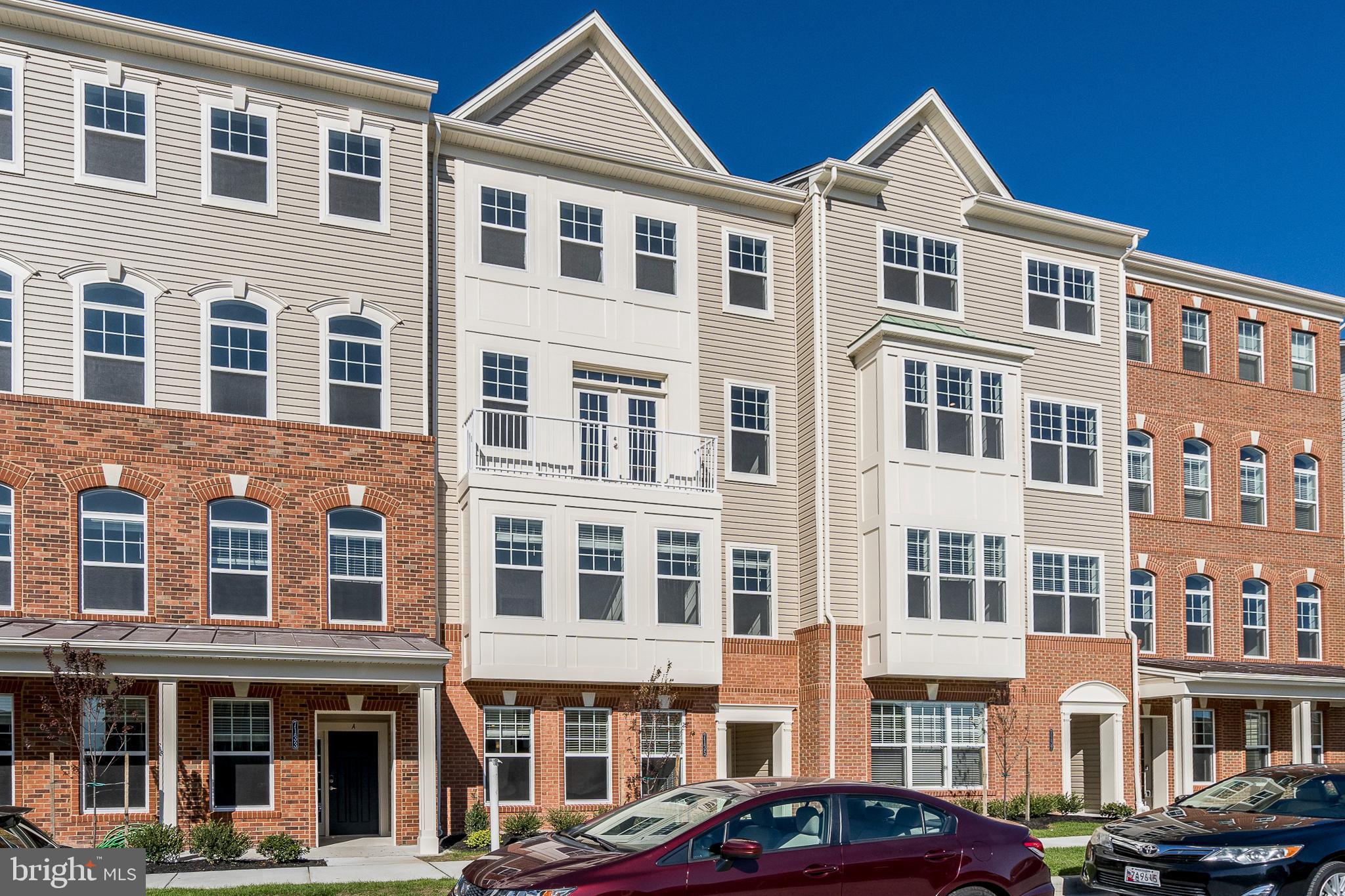 OXFORD SQUARE - Residential Lease