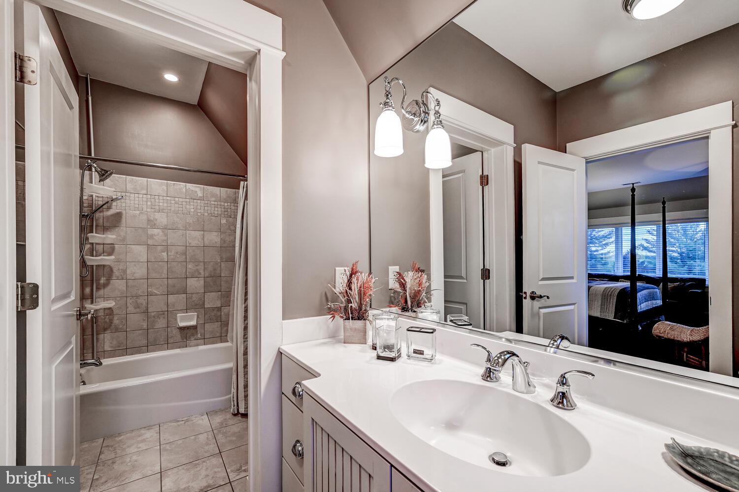 CAMBRIA - Residential