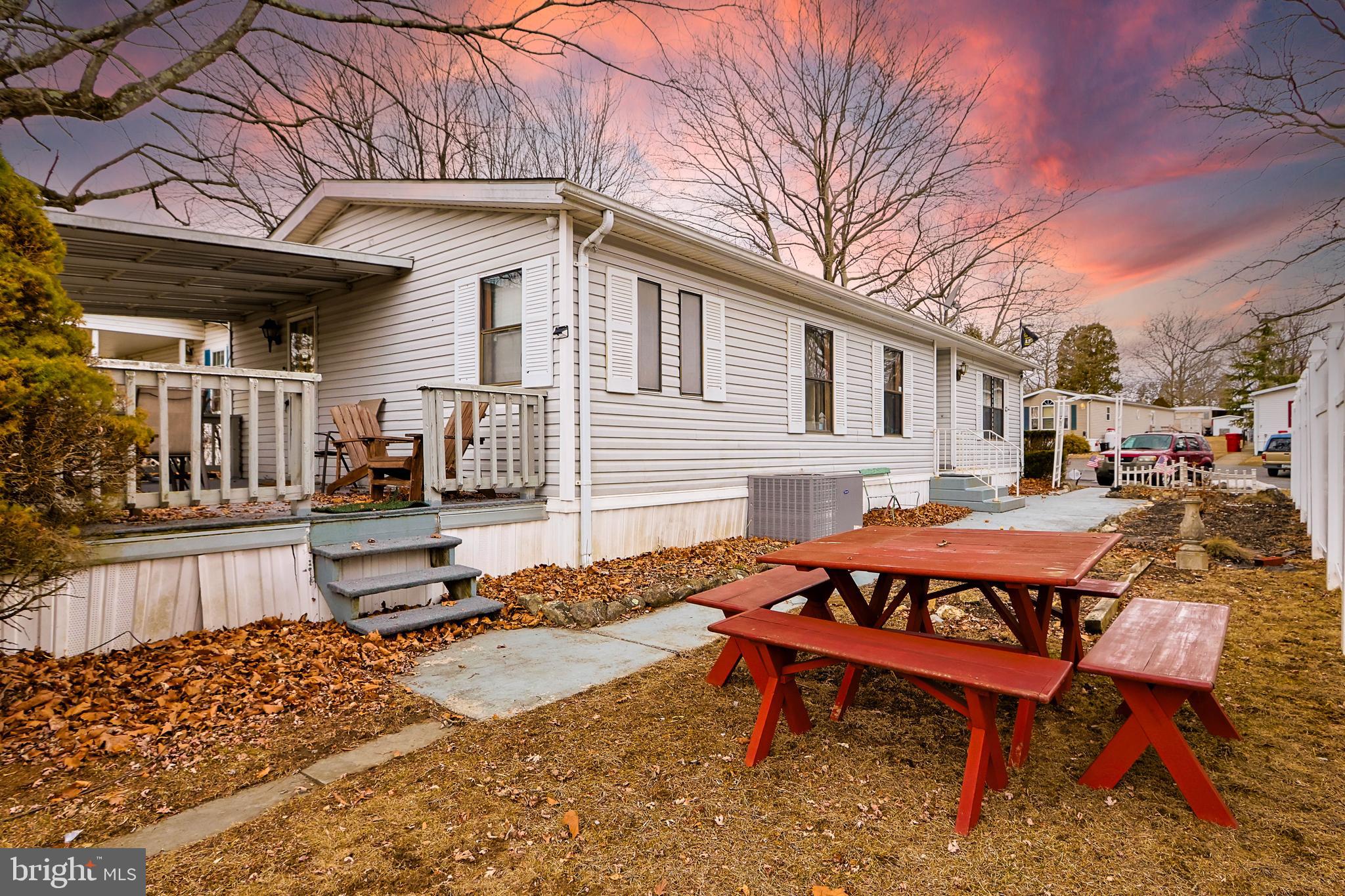 HICKORY HILLS - Residential