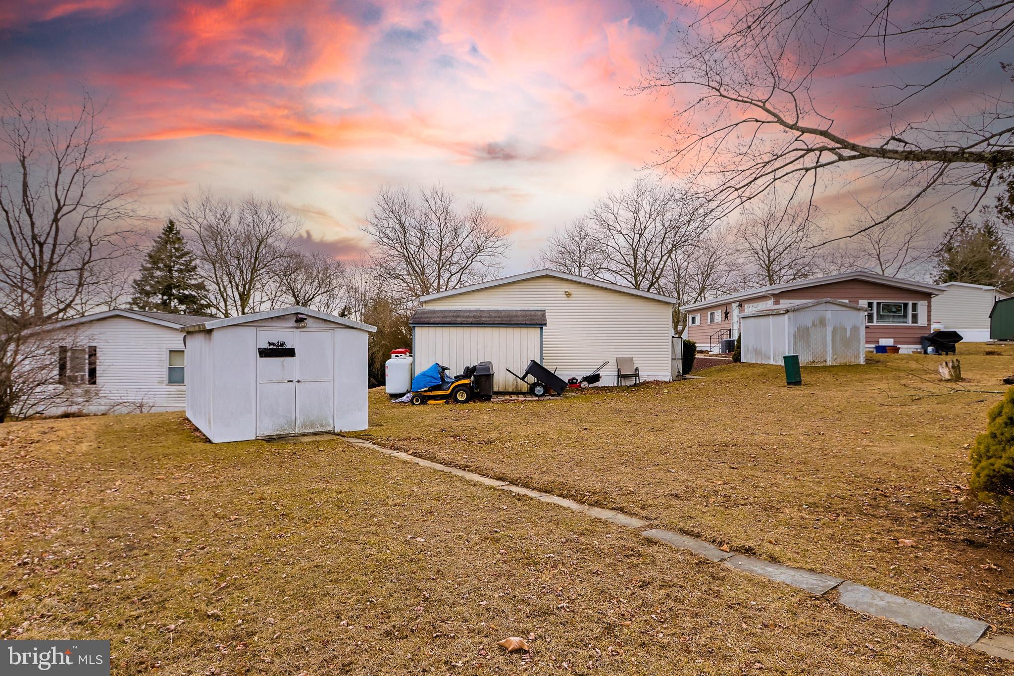 HICKORY HILLS - Residential