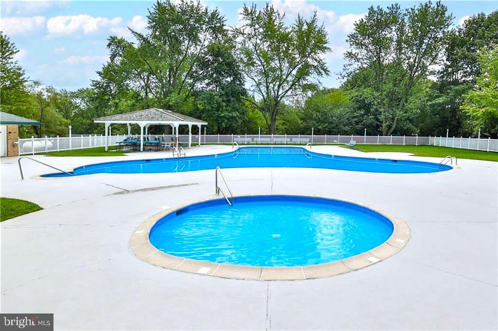 HICKORY HILLS - Residential