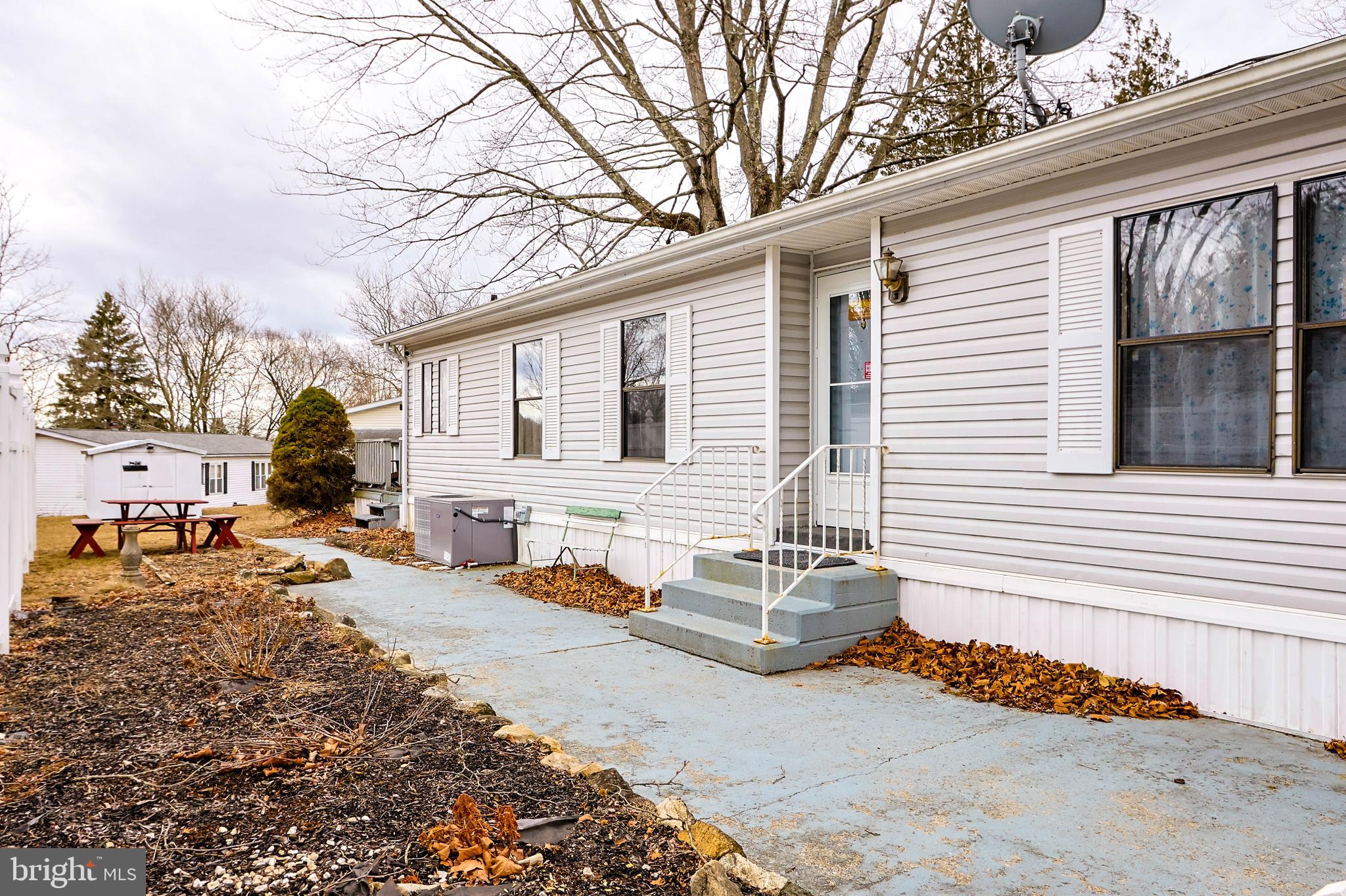 HICKORY HILLS - Residential