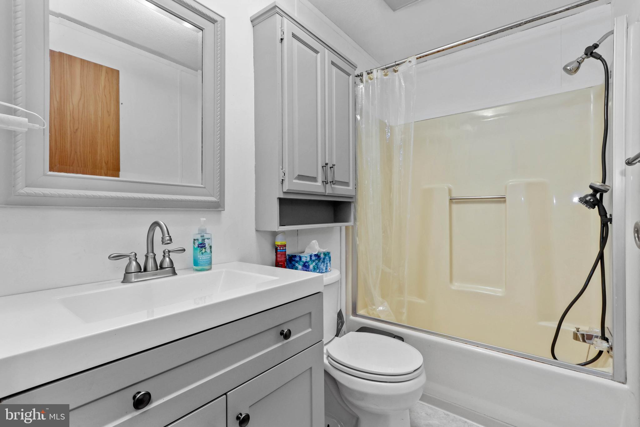 HICKORY HILLS - Residential