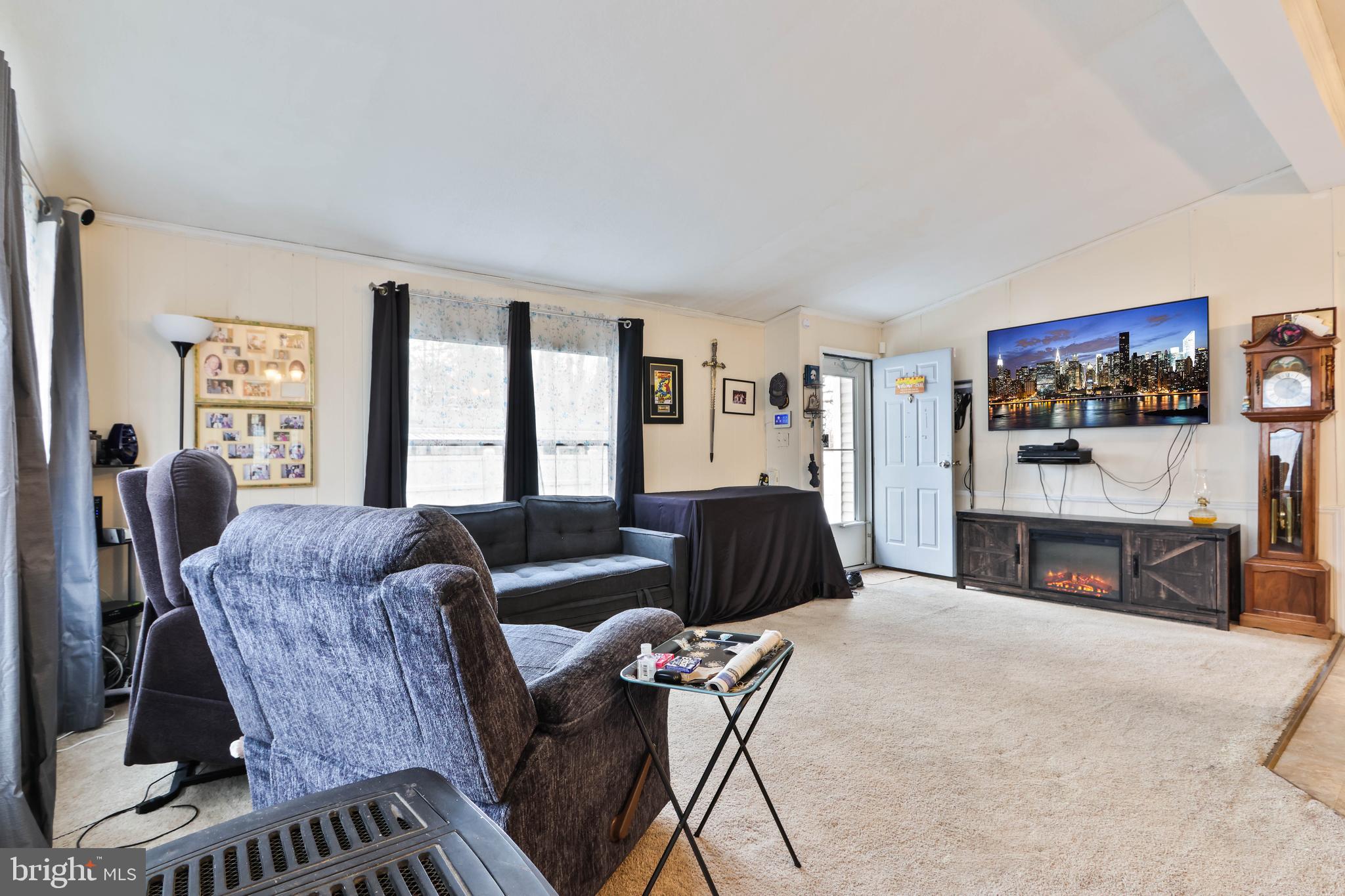 HICKORY HILLS - Residential