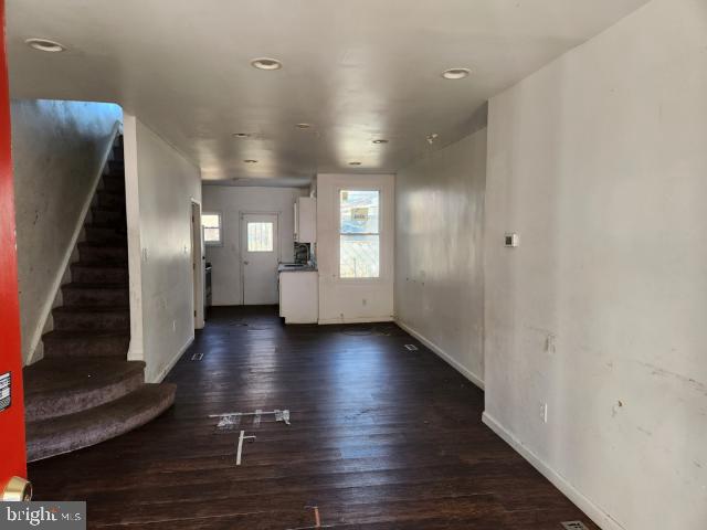 2043 S AIKENS STREET