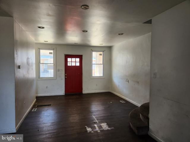 2043 S AIKENS STREET