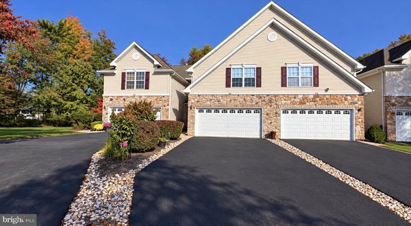 71 HEATH CT, PENNINGTON, NJ 08534 - Image b9a73cab71cb69b1623258b79bd4e4ce/114351405