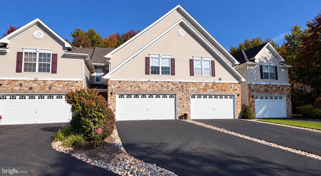 Photo of 71 Heath Court, PENNINGTON, NJ 08534 (MLS # NJME2085060)