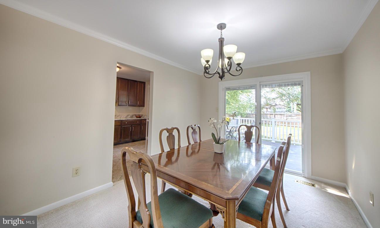 FOUR SEASONS - Residential