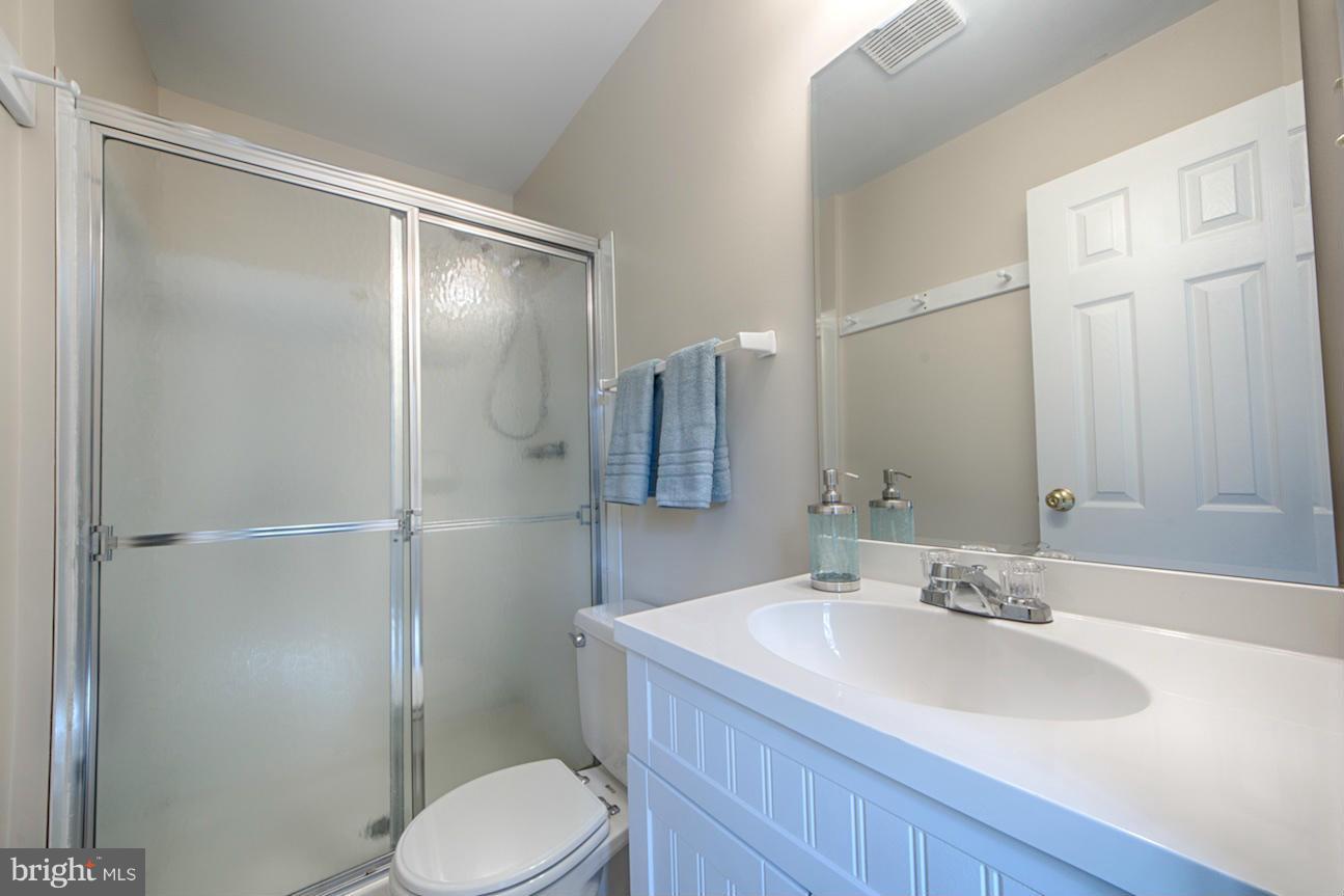 FOUR SEASONS - Residential