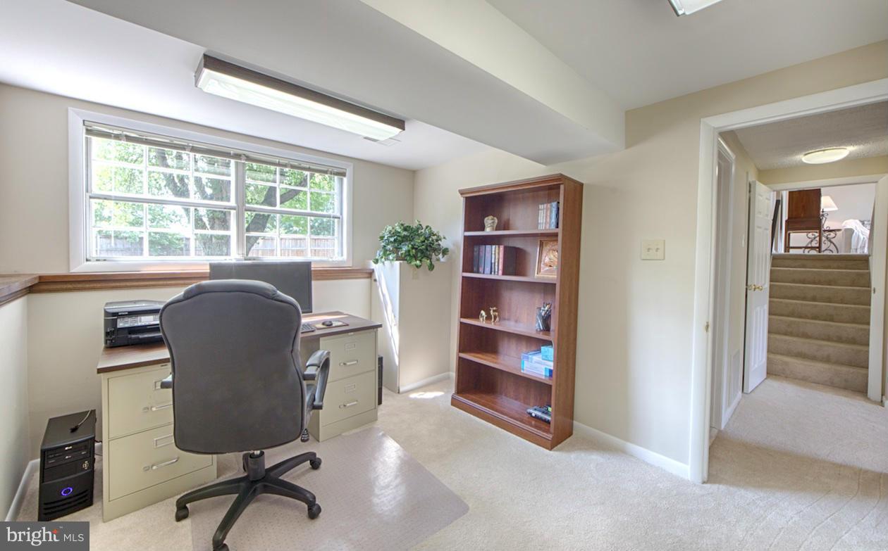 FOUR SEASONS - Residential