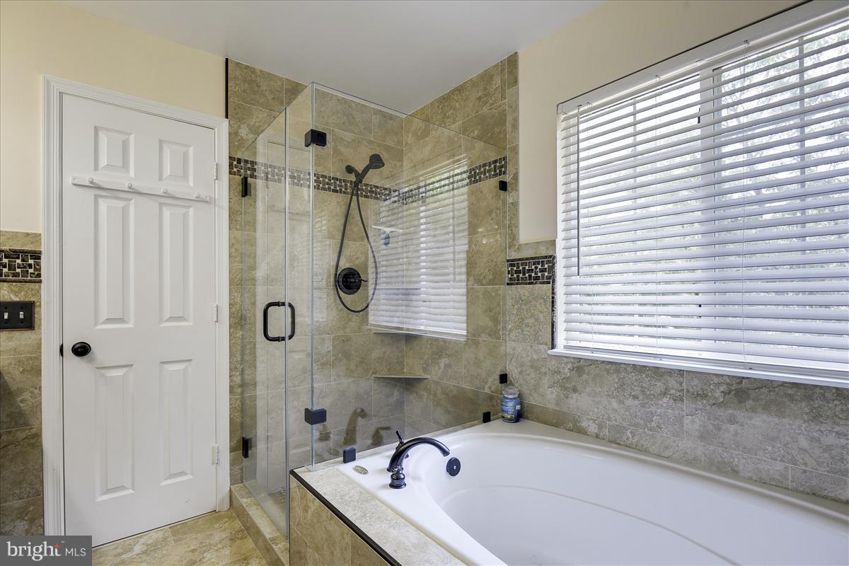 ASHBURN FARM - Residential