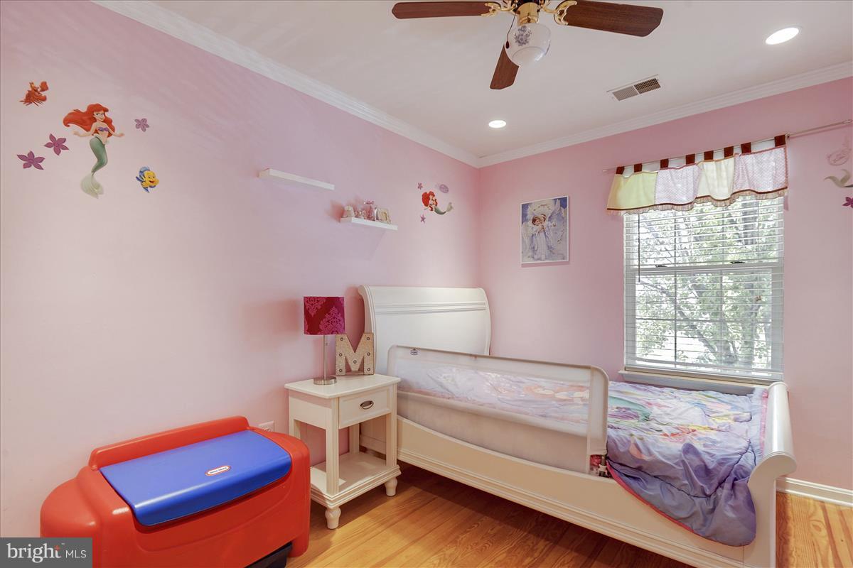 ASHBURN FARM - Residential