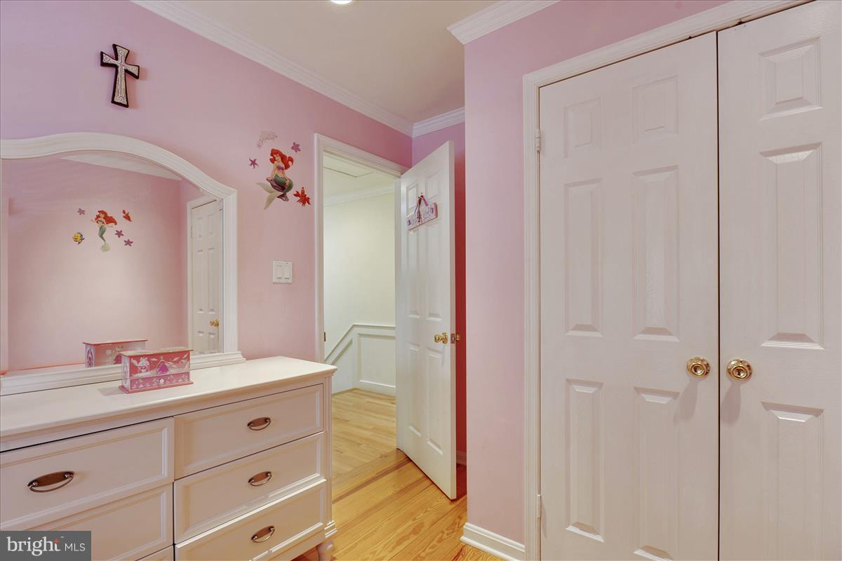 ASHBURN FARM - Residential
