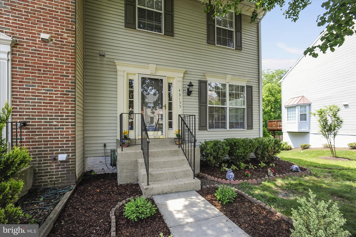 ASHBURN FARM - Residential
