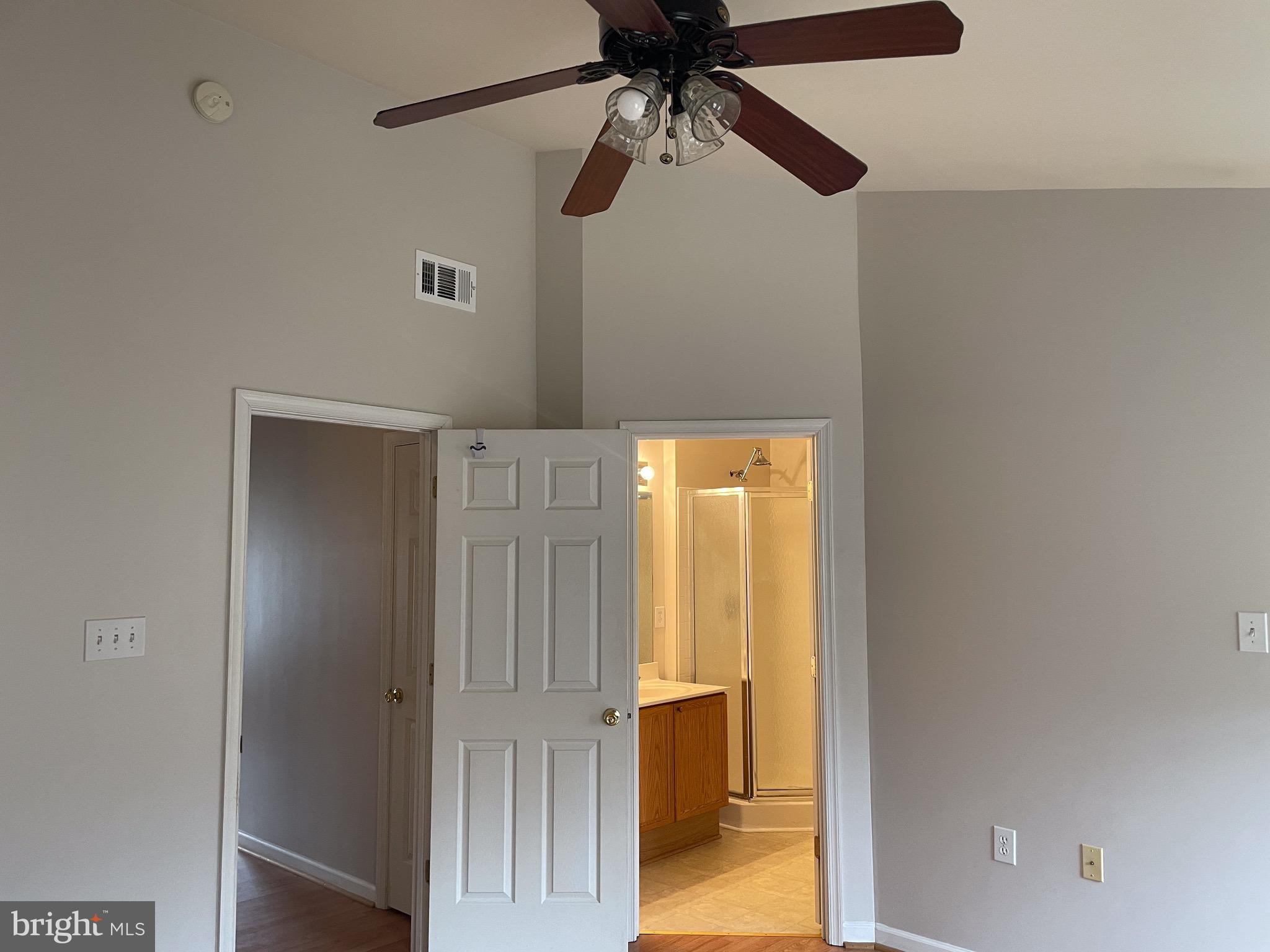 COUNTY GREEN - Residential Lease