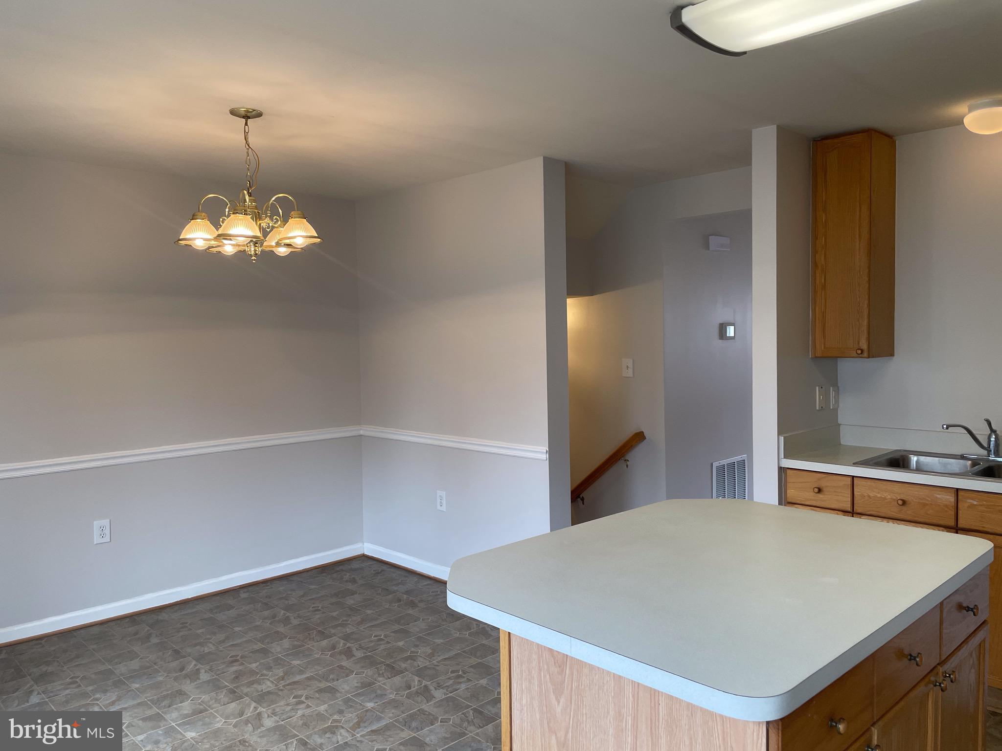 COUNTY GREEN - Residential Lease