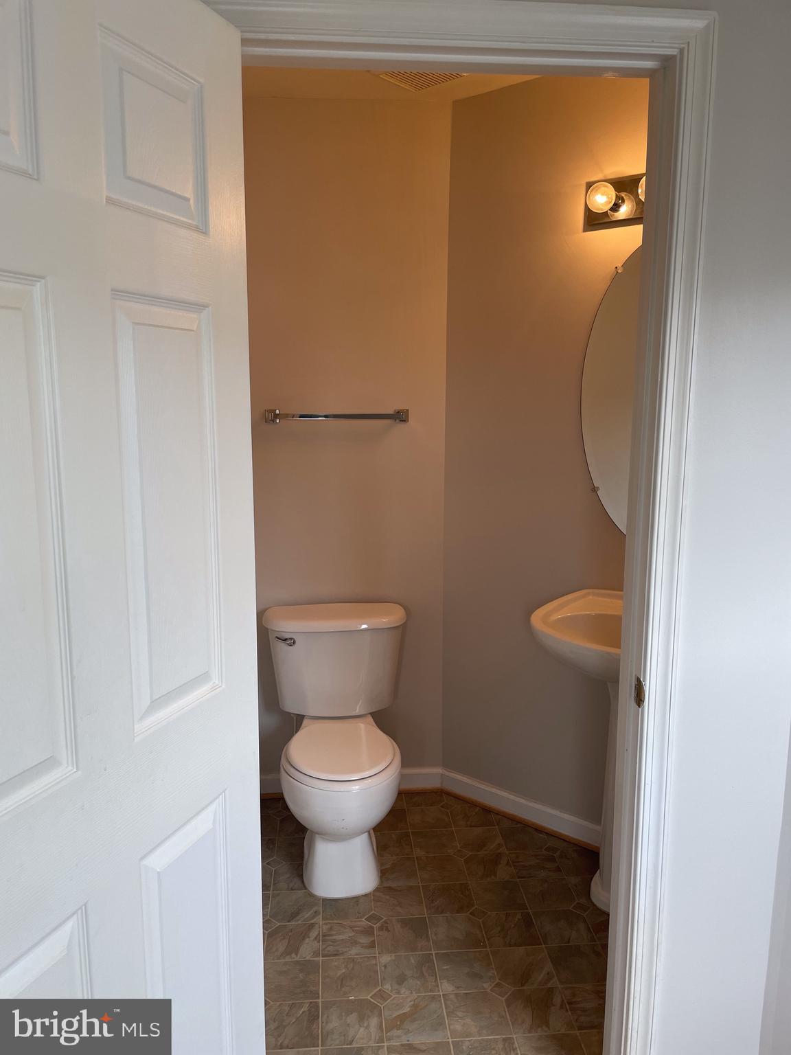 COUNTY GREEN - Residential Lease