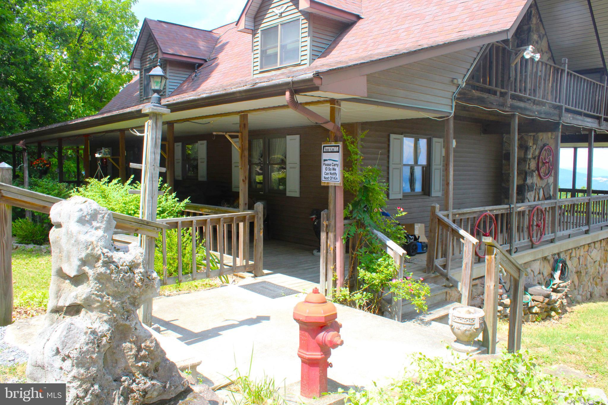 THE PINNACLE - Residential