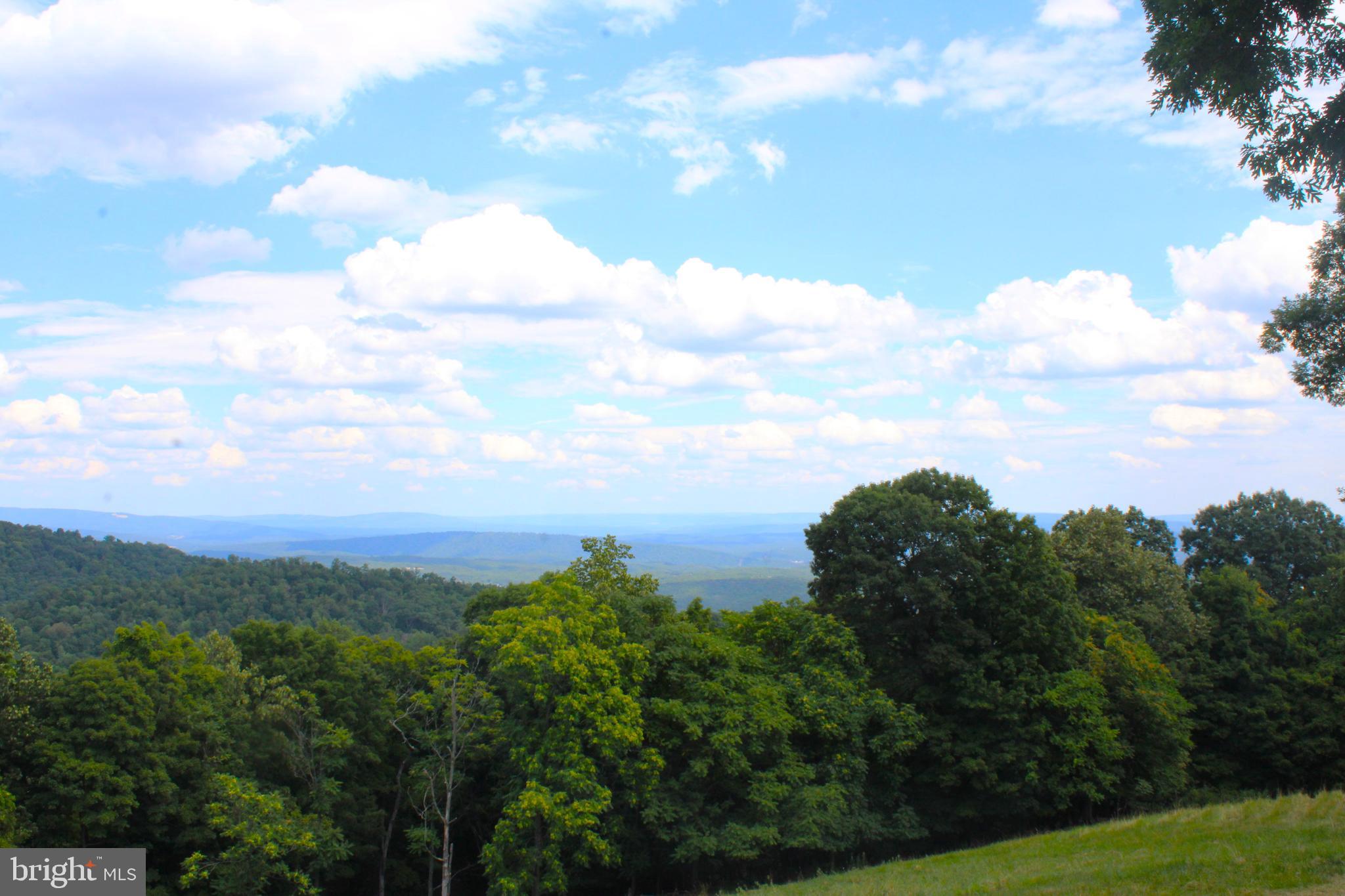 THE PINNACLE - Residential