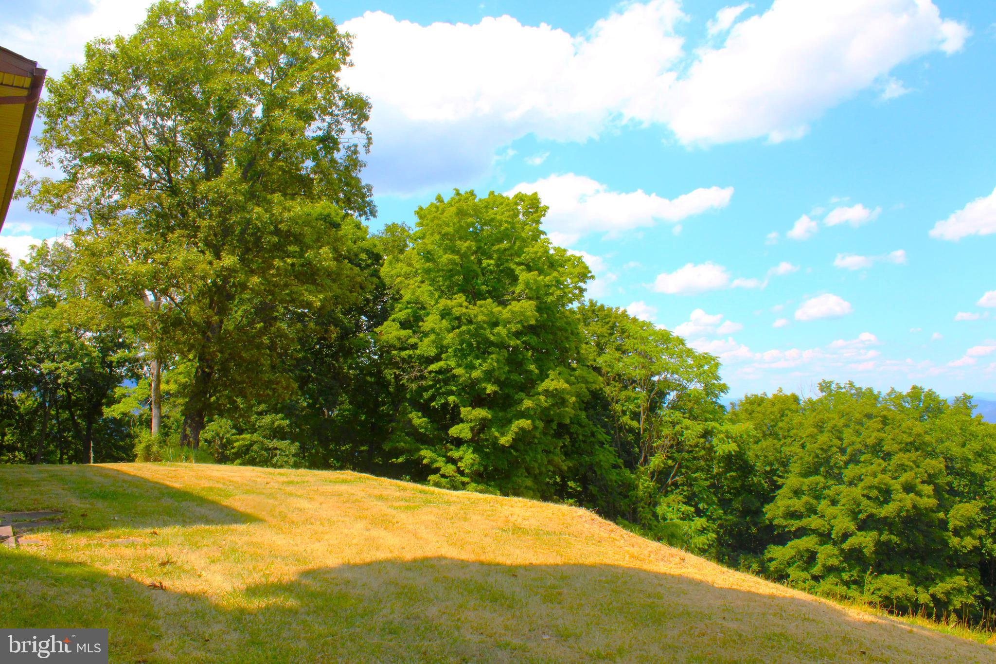 THE PINNACLE - Residential