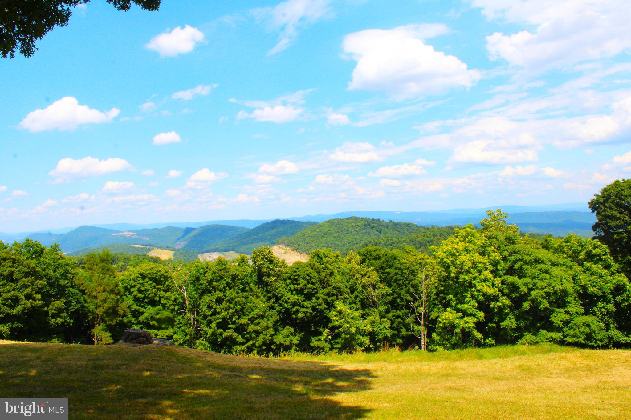 THE PINNACLE - Residential