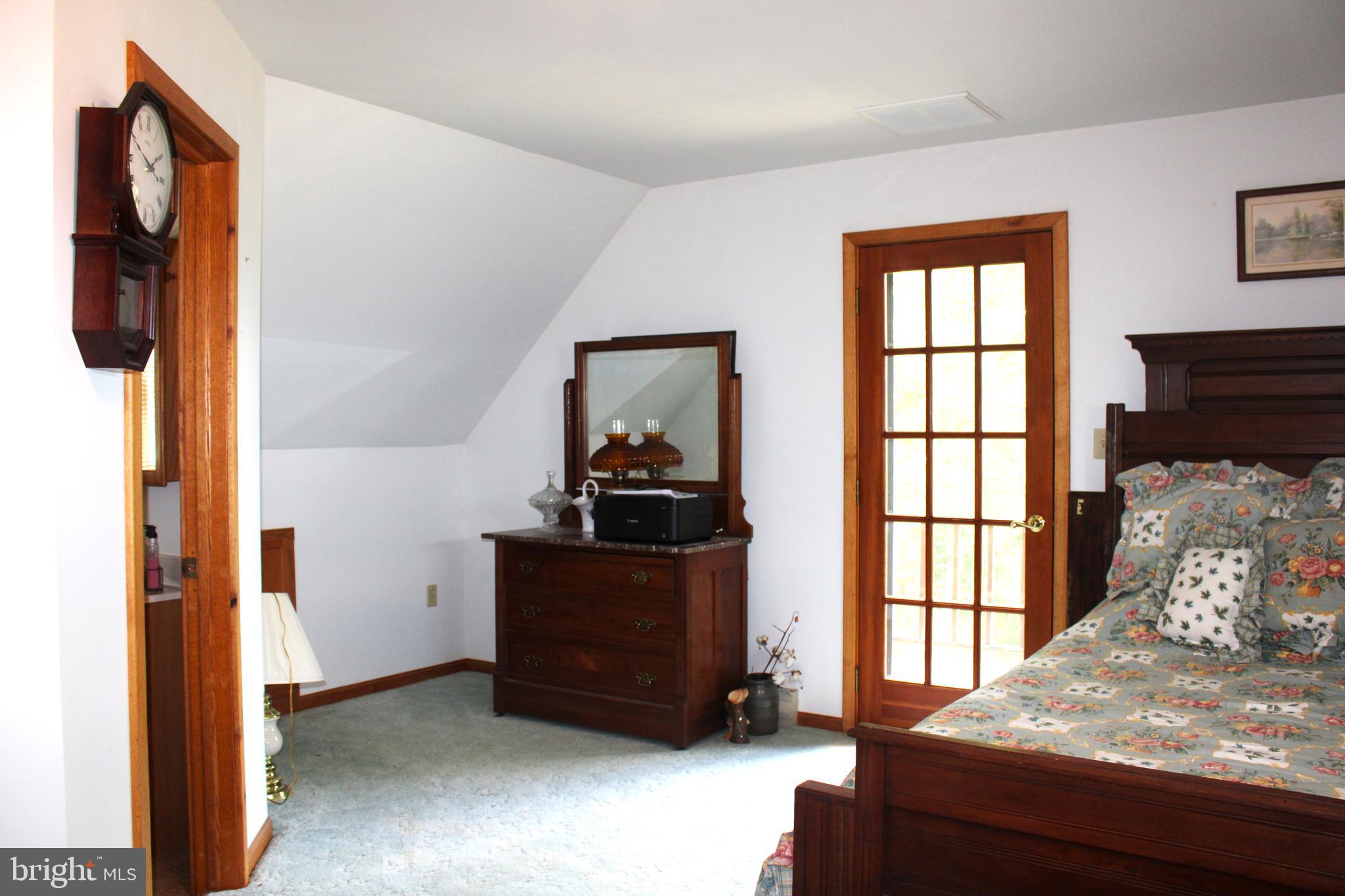 THE PINNACLE - Residential