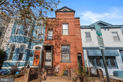 Photo of 1362 E Street SE, WASHINGTON, DC 20003 (MLS # DCDC2233840)