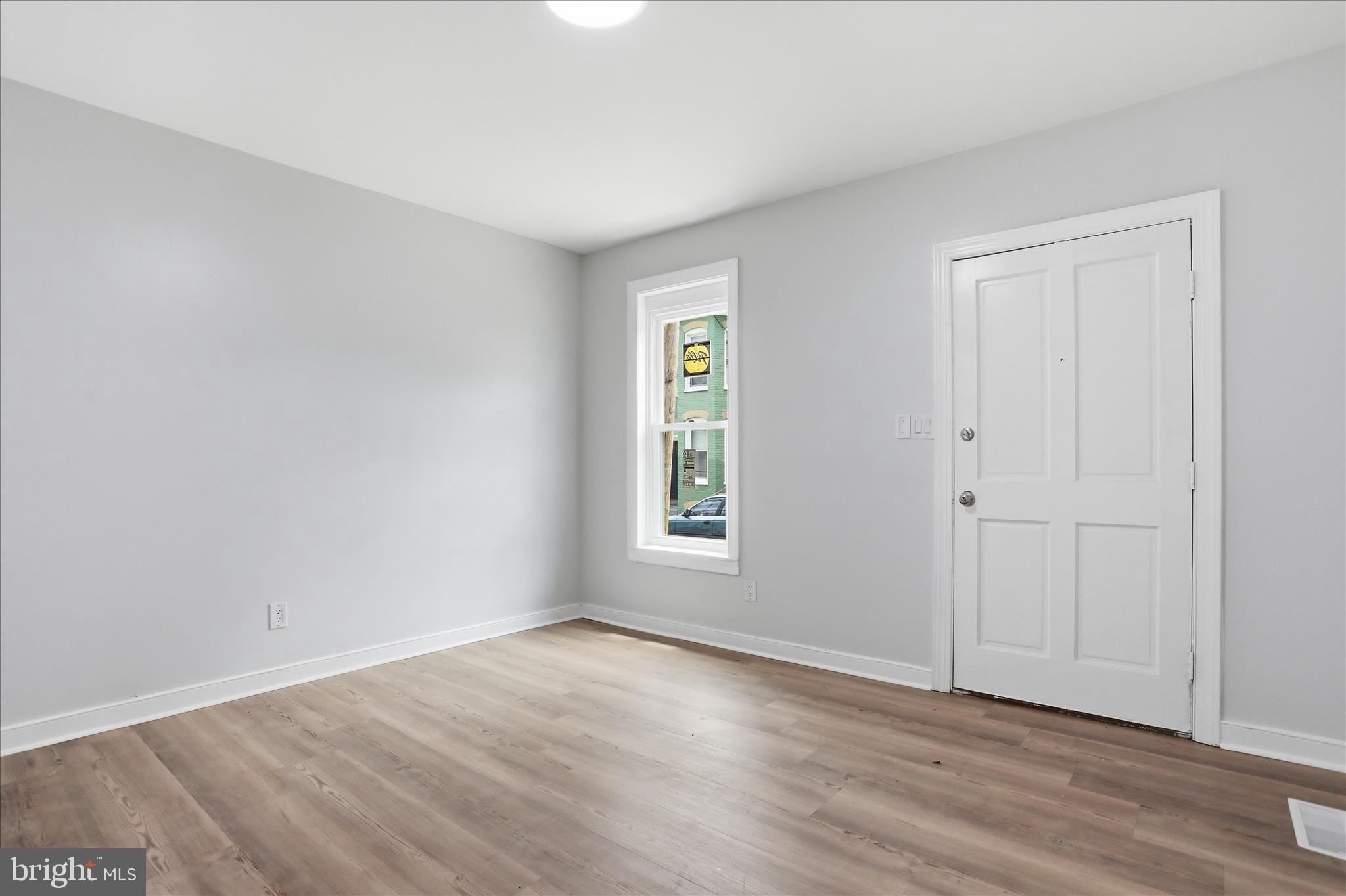 10 E LEE STREET