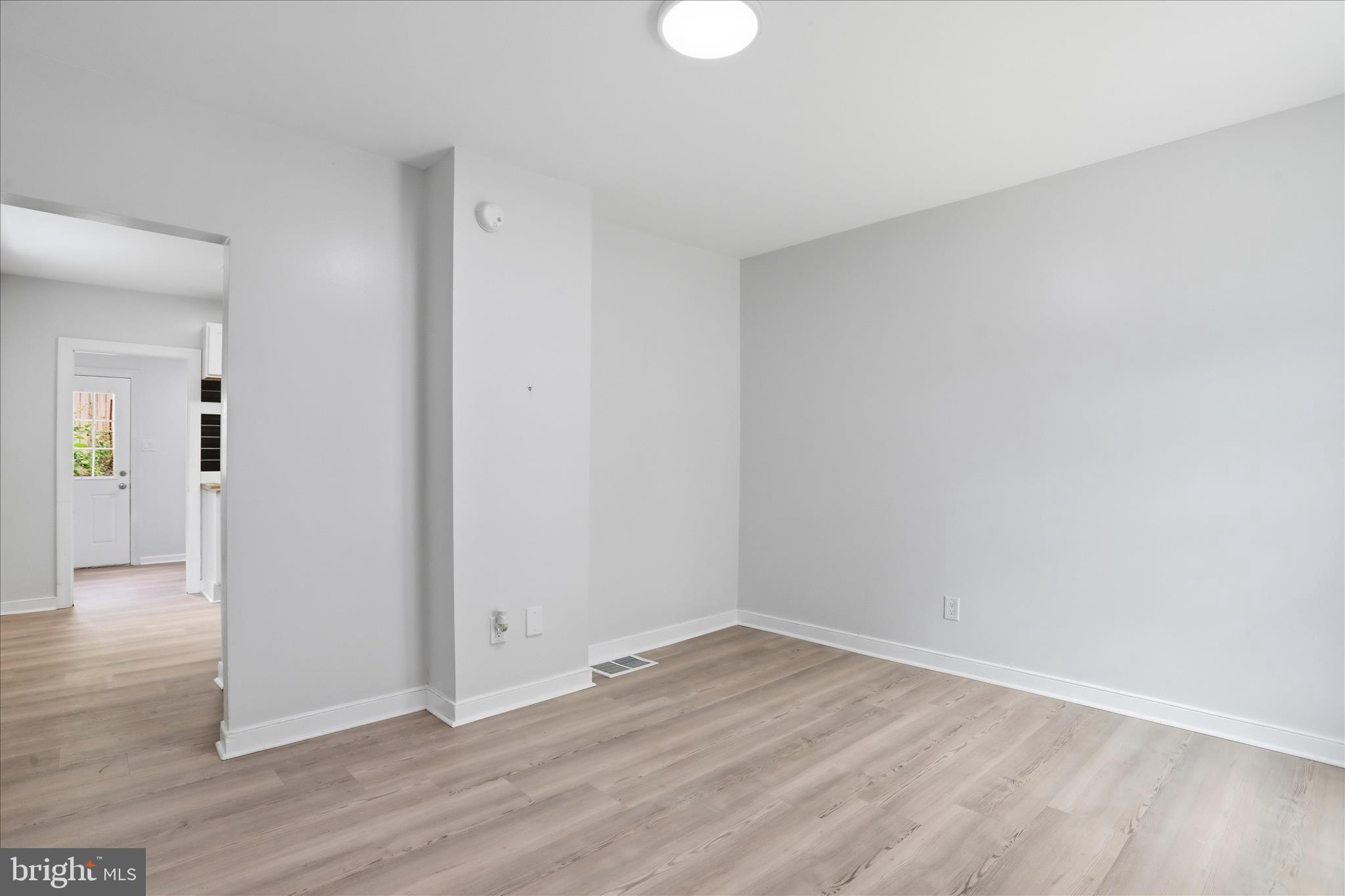 10 E LEE STREET