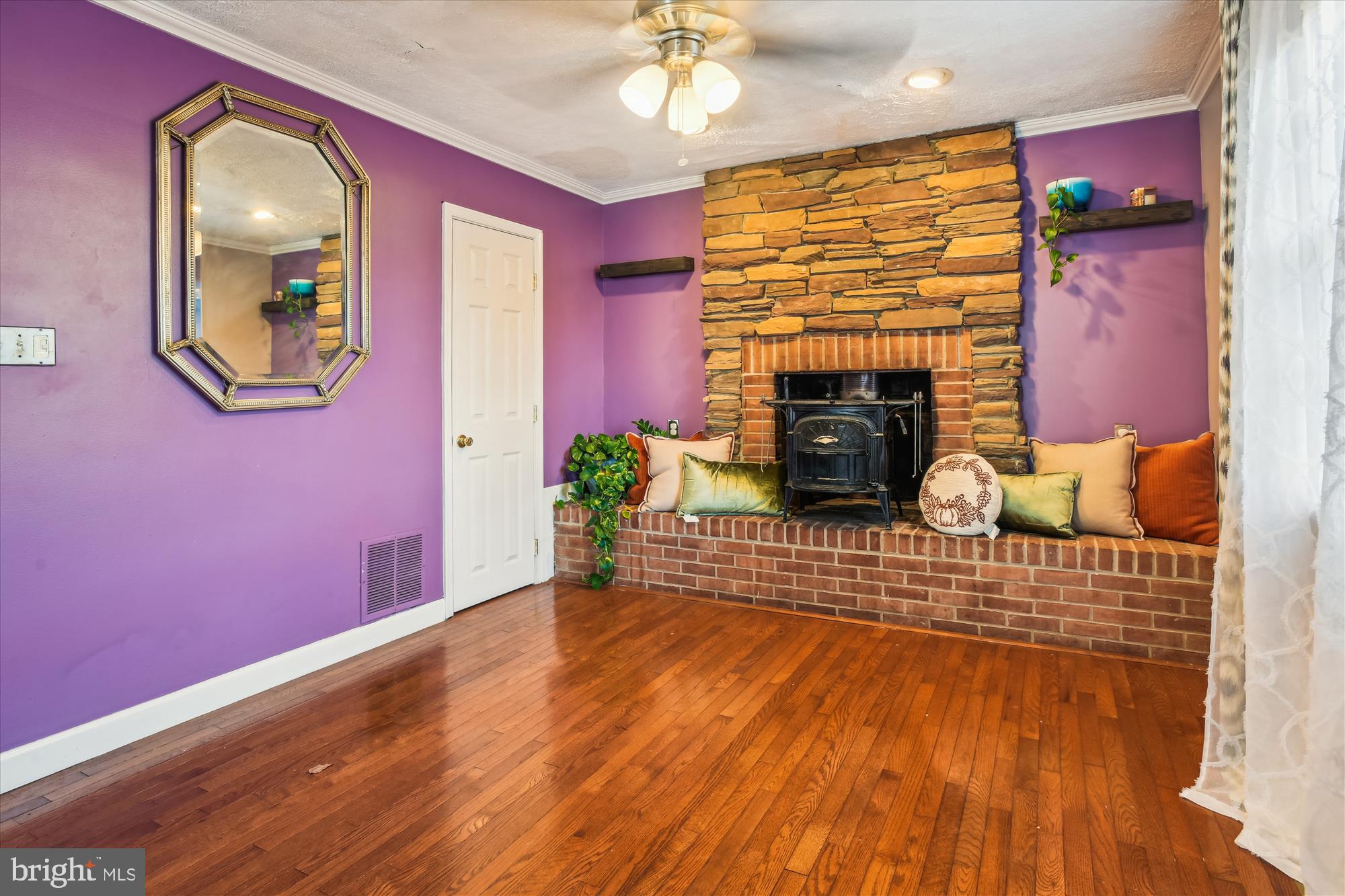 BROAD ACRES - Residential