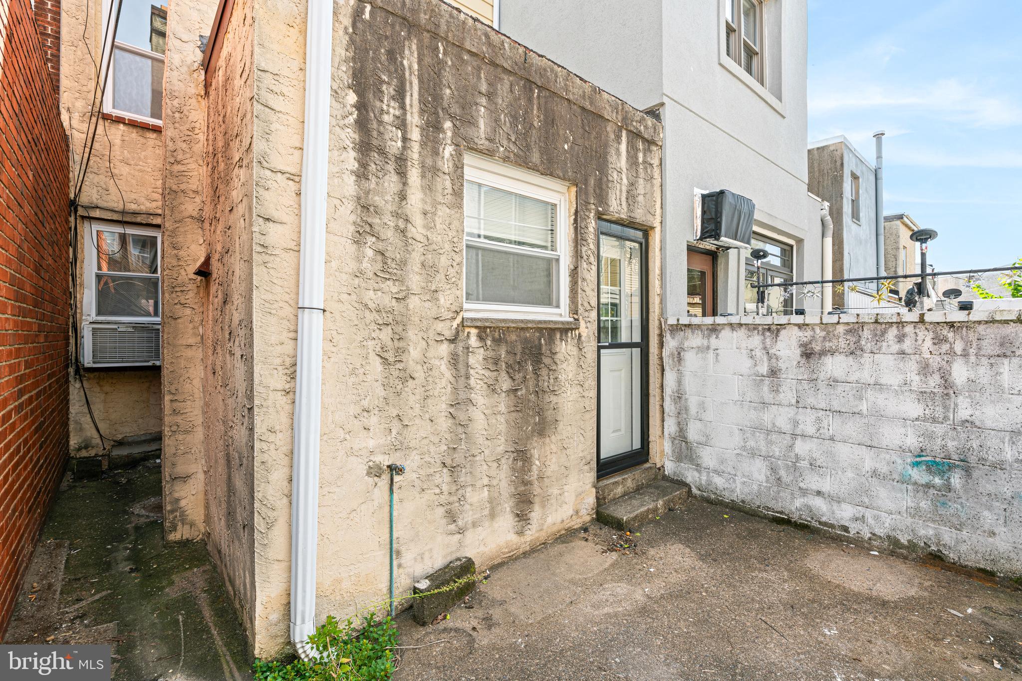 LOWER MOYAMENSING - Residential